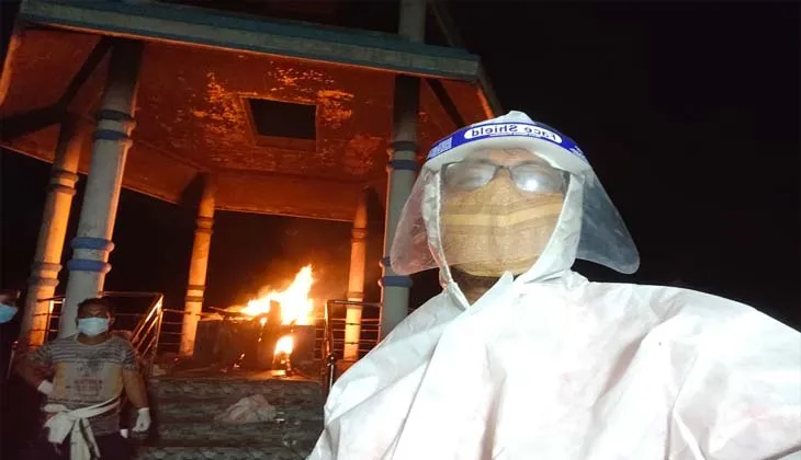 କୋଭିଡ ଆକ୍ରାନ୍ତ ଶବକୁ ମିଳିଲାନି ଚାରି କାନ୍ଧ, ସାମ୍ବାଦିକ ଓ ସ୍ବେଚ୍ଛାସେବୀଙ୍କ ଦ୍ୱାରା ହେଲା ଶବ ସତ୍କାର