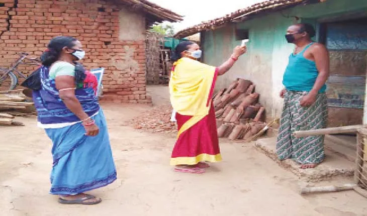 କରୋନା ଲଢ଼େଇର ସମ୍ମୁଖ ଯୋଦ୍ଧା: ଅଙ୍ଗନବାଡ଼ି ଦିଦି ପୂର୍ଣ୍ଣମୀଙ୍କ ପାଇଁ ବାଙ୍କପଲାଶ ଗାଁ କରୋନାମୁକ୍ତ