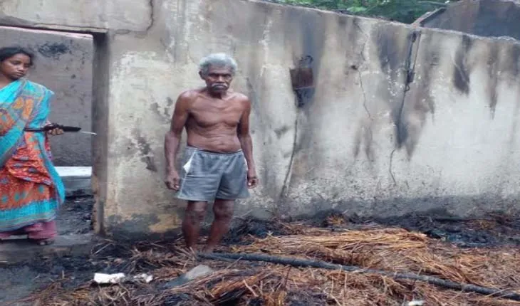 ହାତୀ ପାଇଁ ଜଳିଗଲା ଘର: ଅଳ୍ପକେ ବର୍ତ୍ତିଲେ ପରିବାରର ୪ ସଦସ୍ୟ