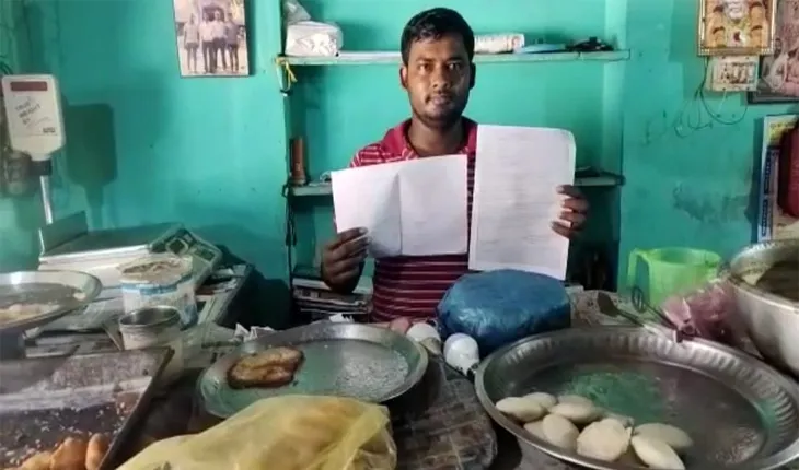 ସାଇବର ଠକେଇର ଶିକାର ହେଲେ ମିଠା ଦୋକନୀ: ଦୋକାନୀଙ୍କୁ ଆନ୍ଧ୍ରରୁ ଆସିଲା ନୋଟିସ, ୭୨ ଲକ୍ଷ ଟଙ୍କାର ଟିକସ ଫାଙ୍କିବା ନେଇ ଆକାଉଣ୍ଟ ହେଲା ଫ୍ରିଜ
