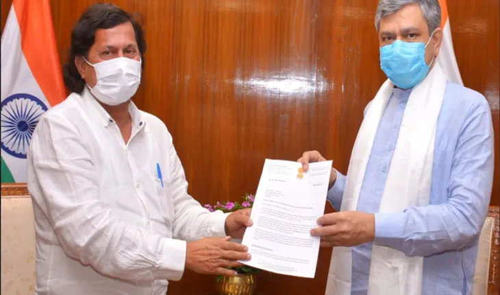 ରେଳ ମନ୍ତ୍ରୀଙ୍କୁ ଭେଟିଲେ କନ୍ଧମାଳ ସାଂସଦ ଅଚ୍ୟୁତ ସାମନ୍ତ, ରେଳ କ୍ଷେତ୍ରର ବିକାଶ ପାଇଁ କଲେ ଦାବି
