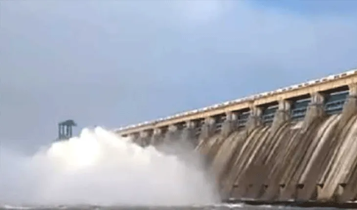 ଖୋଲିଲା ହୀରାକୁଦ ଜଳଭଣ୍ଡାରର ଆଉ ୩ଟି ଗେଟ୍‌, ମୋଟ ୧୦ଟି ଗେଟ୍‌ ଦେଇ ନିଷ୍କାସିତ ହେଉଛି ବନ୍ୟାଜଳ