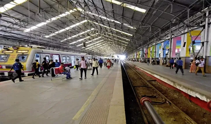 ରେଳାବାଇରେ ଘରୋଇକରଣର ପ୍ରଭାବ: ପ୍ଲାଟଫର୍ମ ଟିକଟ ମୂଲ୍ୟ ଥିଲା ୧୦, ହେଲା ୫୦