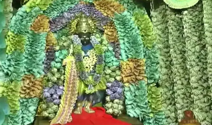ଦେବୀଙ୍କ ଗଳାରେ ଶୋଭାପାଉଛି ୪ କୋଟିର ଟଙ୍କା ମାଳ
