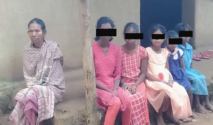 ଜେଜେମା’ କାନ୍ଧରେ ୫ ନାତୁଣୀଙ୍କ ବୋଝ