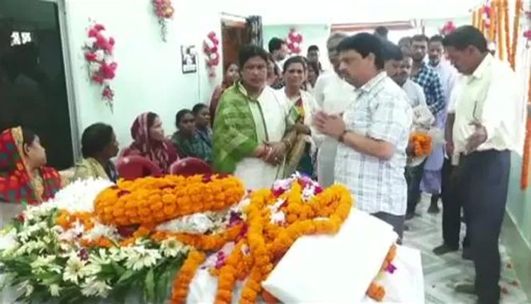 ଆଜି ପଦ୍ମପୁର ବିଧାୟକ ବିଜୟ ରଞ୍ଜନ ସିଂ ବରିହାଙ୍କ ହେବ ଶେଷକୃତ୍ୟ; ଶୋଭାଯାତ୍ରାରେ ସହର ପରିକ୍ରମା ପରେ ରାଜଘାଟରେ ହେବ ଅନ୍ତିମ ସଂସ୍କାର