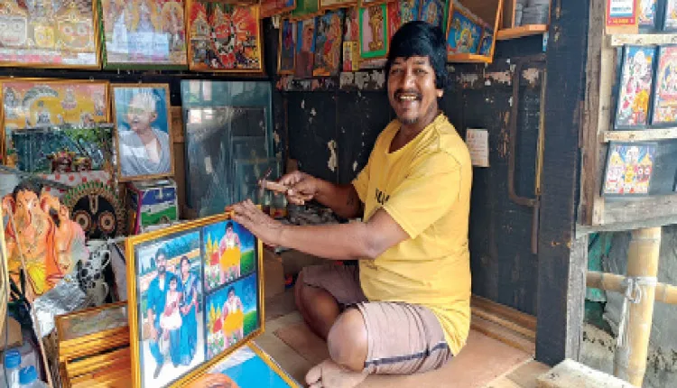 ନିଜ ଅତୀତର କୋଳାହଳକୁ ଫଟୋ ଫ୍ରେମ୍‌ରେ କାଚ ବନ୍ଧେଇ କରି ସାଇତି ରଖିଛନ୍ତି ଫଟୋଫ୍ରେମ୍‌‌ର ସୌଦାଗର ସୌରୀ ବିଷୋୟୀ