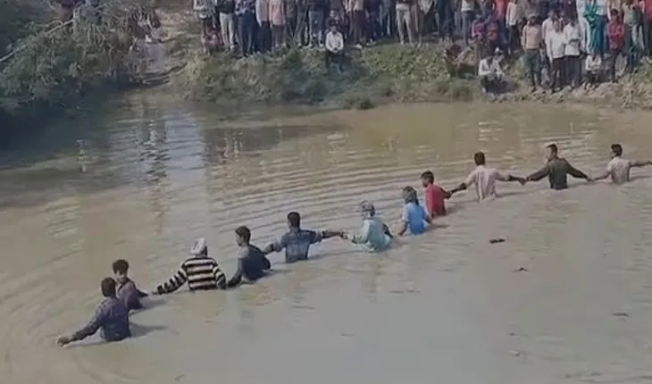 ଜଳାଶୟକୁ ଖସିଲା ଟ୍ରାକ୍ଟର୍‌-ଟ୍ରଲି: ମହିଳା ଓ ପିଲାଙ୍କ ସମେତ ୧୫ ମୃତ