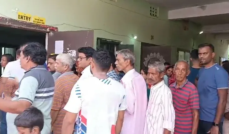 ରାଜ୍ୟରେ ଚାଲିଛି ଚତୁର୍ଥ ପର୍ଯ୍ୟାୟ ମତଦାନ: ଦିନ ୧ଟା ସୁଦ୍ଧା ୩୭.୬୪ ପ୍ରତିଶତ ଭୋଟିଂ
