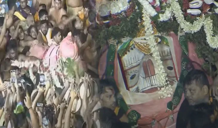 ବଡ଼ ଅଘଟଣ: ଆଡ଼ପ ପହଣ୍ଡି ବେଳେ ଖସି ପଡ଼ିଲେ ବଡ଼ ଠାକୁର ବଳଭଦ୍ର