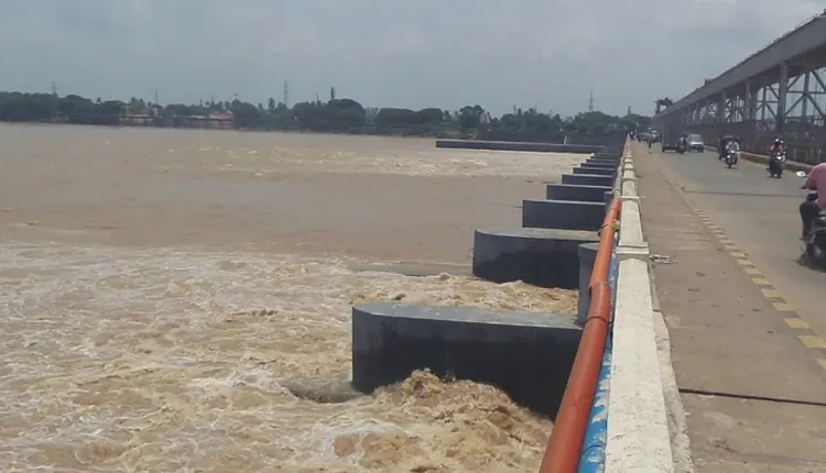 ଯୋବ୍ରା ବ୍ୟାରେଜରୁ ମହାନଦୀକୁ ଡେଇଁ ପଡ଼ିଲେ ମହିଳା