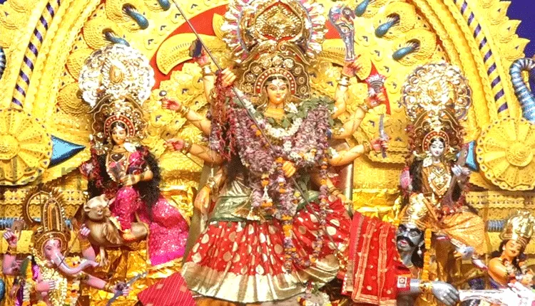 ଶକ୍ତି ରୂପେଣ ସଂସ୍ଥିତା…ଜଗତଜନନୀ ମା’ ଦୁର୍ଗାଙ୍କ ମହାଷ୍ଟମୀ ପୂଜା ପାଇଁ ଚଳଚଞ୍ଚଳ ରାଜ୍ୟର ସବୁ ମଣ୍ଡପ