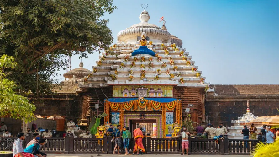 ଶ୍ରାବଣର ପ୍ରଥମ ସୋମବାରରେ ଲିଙ୍ଗରାଜ ମନ୍ଦିରରେ ନୀତିକାନ୍ତି ବନ୍ଦ: ସେବାୟତଙ୍କ ମଧ୍ୟରେ ବିବାଦ