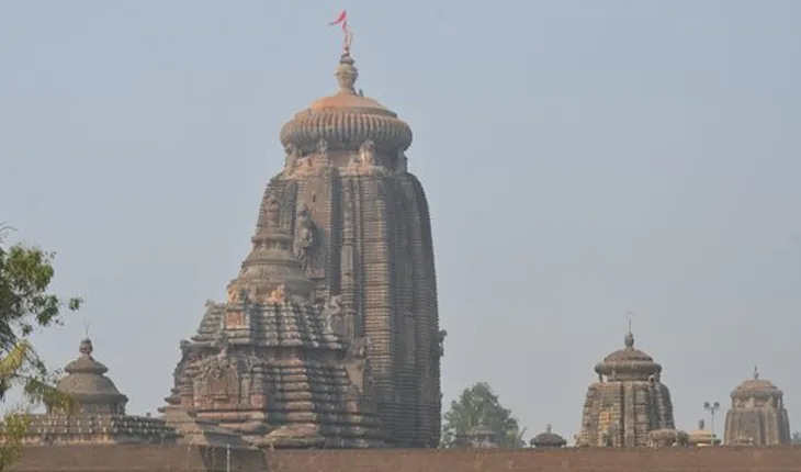 ବଜ୍ରପାତରେ ଜଳିଗଲା ଲିଙ୍ଗରାଜଙ୍କ ବାନା