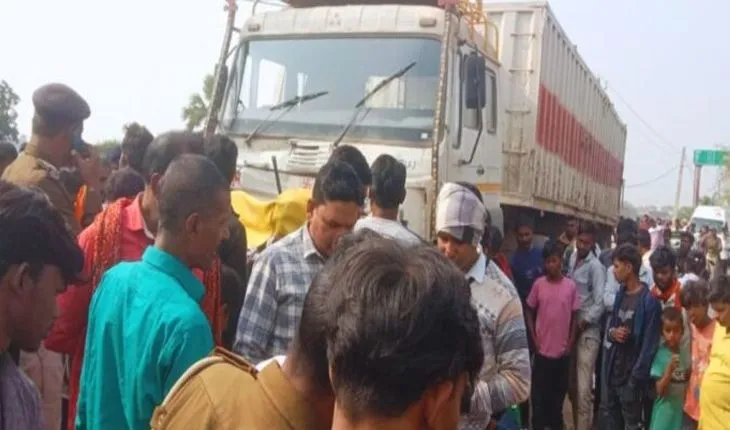 ଅଟୋକୁ ଧକ୍କା ଦେଲା ଟ୍ରକ, ମାଆପୁଅଙ୍କ ସମେତ ୫ ଜଣଙ୍କ ମୃତ୍ୟୁ 