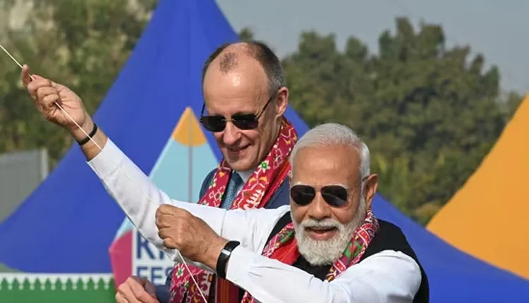 ଅହମ୍ମଦାବାଦରେ 'କାଇଟ୍ ଡିପ୍ଲୋମାସି': ପ୍ରଧାନମନ୍ତ୍ରୀ ମୋଦୀଙ୍କ ସହ ଗୁଡ଼ି ଉଡ଼ାଇଲେ ଜର୍ମାନ ଚାନ୍ସେଲର ଫ୍ରେଡ୍ରିକ୍ ମର୍ଜ