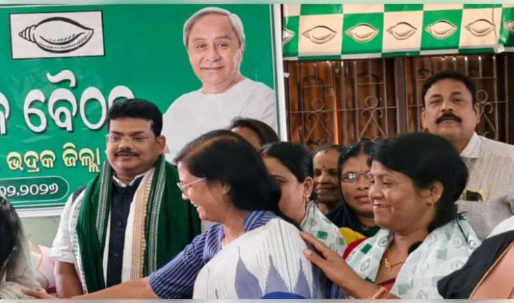 ଧାନରେ କଟନୀ ଛଟନୀ ଓ ଚାଷୀଙ୍କୁ ଶୋଷଣ ପ୍ରତିବାଦରେ ଆସନ୍ତା ୧୬ରେ ବିଶାଳ ଚାଷୀ ଆନ୍ଦୋଳନ ଡାକରା ଦେଲା ବିଜେଡି