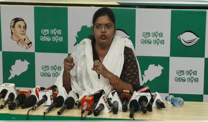 ସରକାରୀ ସ୍କୁଲରେ ପାଠ୍ୟପୁସ୍ତକର ଗୁରୁତର ଅଭାବ ନେଇ ରାଜ୍ୟ ସରକାରଙ୍କୁ ଟାର୍ଗେଟ୍ କଲା ବିଜୁ ଛାତ୍ର ଜନତା ଦଳ