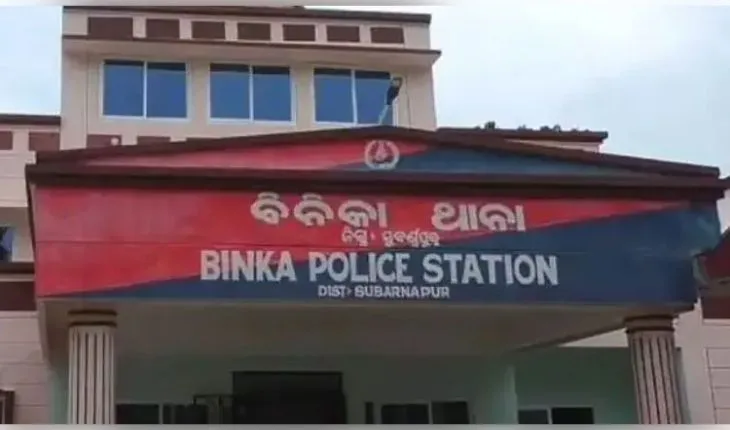 ରାସ୍ତାକଡ ଗଛରୁ ଯୁବକ-ଯୁବତୀଙ୍କ ଝୁଲନ୍ତା ମୃତଦେହ ଉଦ୍ଧାର; ହତ୍ୟା ନା ଆତ୍ମହତ୍ୟା, ପୋଲିସ କରୁଛି ତଦନ୍ତ 