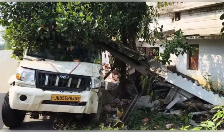 ଭାରସାମ୍ୟ ହରାଇ ଦୋକାନକୁ ମାଡ଼ିଗଲା ପିକଅପ ଭ୍ୟାନ୍, ଜଣେ ମୃତ 
