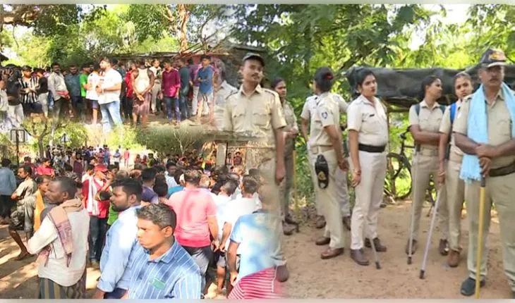 ବାଲିଅନ୍ତା ବର୍ବରତା: ହତ୍ୟାରେ ସଂପୃକ୍ତ ସମସ୍ତଙ୍କୁ ଗିରଫ ଦାବିରେ ରାସ୍ତା ଅବରୋଧ କଲେ ସୌମ୍ୟରଞ୍ଜନଙ୍କ ଗ୍ରାମବାସୀ