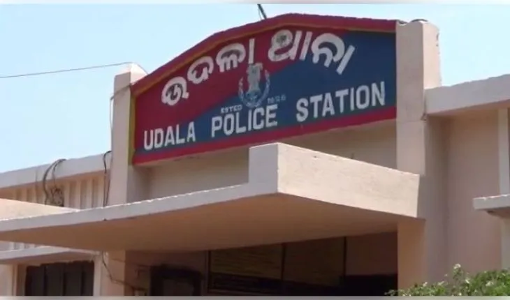 ଯୁବତୀଙ୍କୁ ଅସଦାଚରଣ ଅଭିଯୋଗରେ ଗଛରେ ବାନ୍ଧି ଯୁବକଙ୍କୁ ନିସ୍ତୁକ ପିଟିଲେ ଗ୍ରାମବାସୀ