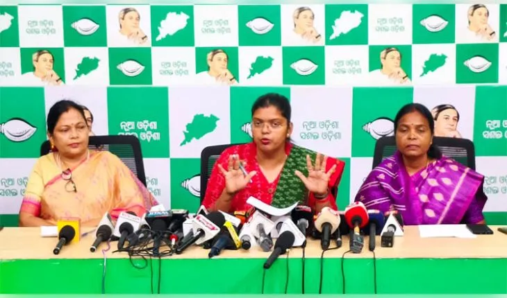 ମହିଳା ସରପଞ୍ଚଙ୍କୁ ନିର୍ଯାତନା, ରଜରେ ରାଇରଙ୍ଗପୁରରେ ଗଣଦୁଷ୍କର୍ମ: ମହିଳା ଓ ନାବାଳିକାଙ୍କ ସୁରକ୍ଷା ପ୍ରସଙ୍ଗରେ ବର୍ଷିଲା ବିଜେଡି 