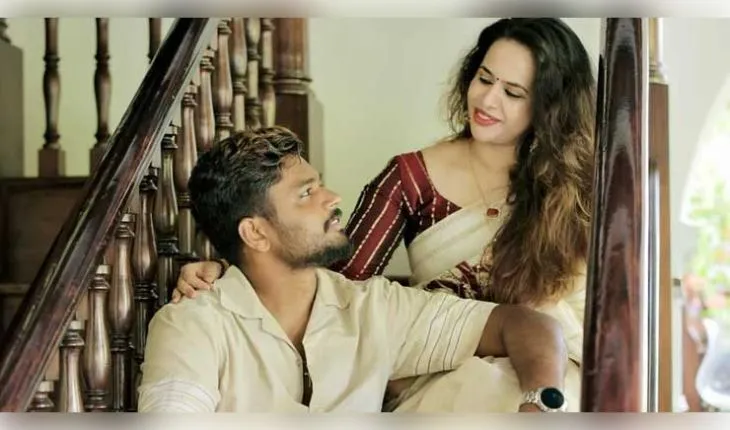 ଫେସବୁକ୍ 'ହାଏ'ରୁ ଆରମ୍ଭ ହୋଇଥିଲା ସଞ୍ଜୁ ସାମସନ୍ ଏବଂ ଚାରୁଲତାଙ୍କ ପ୍ରେମ କାହାଣୀ, ଜାଣନ୍ତୁ ଟି-୨୦ ବିଶ୍ୱକପ୍ ୨୦୨୬ ହିରୋଙ୍କ ଲଭ୍ ଷ୍ଟୋରୀ