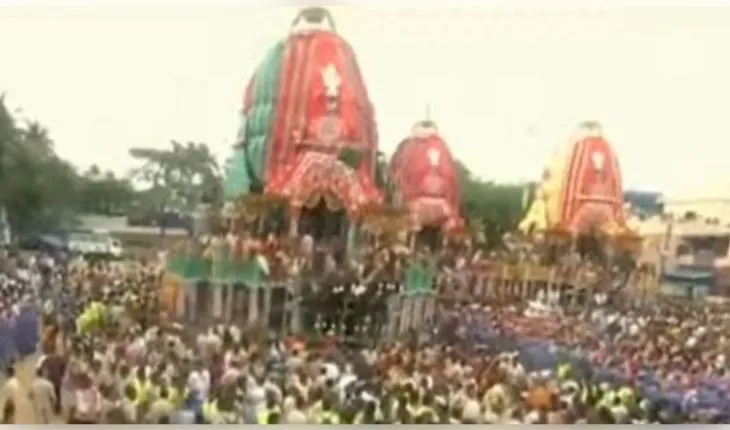 ବିଶ୍ୱ ନିୟନ୍ତାଙ୍କ ବାହୁଡ଼ା ଯାତ୍ରା: ଛେରାପହଁରା ନୀତି ସଂପନ୍ନ ପରେ ଆରମ୍ଭ ହେଲା ରଥଟଣା