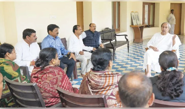 ନବୀନଙ୍କୁ ଭେଟିଲେ ଚୌଦ୍ୱାର ମୁନିସିପାଲିଟିର ଅଧ୍ୟକ୍ଷା ଓ କାଉନସିଲର