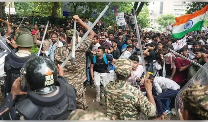 ଦିଲ୍ଲୀ ହାଇକୋର୍ଟଙ୍କ ବଡ଼ ନିର୍ଦ୍ଦେଶ: CJP ବିକ୍ଷୋଭ ମାମଲାରେ ସିସିଟିଭି ଫୁଟେଜ୍ ସଂରକ୍ଷିତ ରଖିବାକୁ ଆଦେଶ, କେନ୍ଦ୍ର ଓ ପୋଲିସକୁ ନୋଟିସ୍