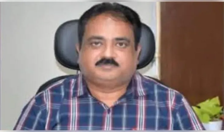 ପାଠ୍ୟପୁସ୍ତକ ତ୍ରୁଟି ମାମଲା: ନିଲମ୍ବିତ SCERT ନିର୍ଦ୍ଦେଶକ ମନୋଜ ପାଢ଼ୀଙ୍କୁ ସର୍ତ୍ତମୂଳକ ଜାମିନ 