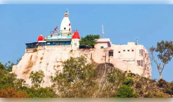 ହରିଦ୍ୱାରର ମନସା ଦେବୀ ମନ୍ଦିରରେ ନୂଆ ନିୟମ: ଦାନରେ ସ୍ୱଚ୍ଛତା ଆଣିବା ପାଇଁ ପକେଟ୍‌ବିହୀନ କୁର୍ତ୍ତା ପିନ୍ଧିବେ ପୂଜକ