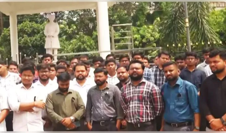 ଆନ୍ଦୋଳନରତ ଡାକ୍ତରଙ୍କୁ ବାଲେଶ୍ୱର ସିଡିଏମଓଙ୍କ ଅଲ୍ଟିମେଟମ: ୧୨ ଘଣ୍ଟା ମଧ୍ୟରେ କାର୍ଯ୍ୟରେ ଯୋଗ ନଦେଲେ ହେବ କଡ଼ା କାର୍ଯ୍ୟାନୁଷ୍ଠାନ