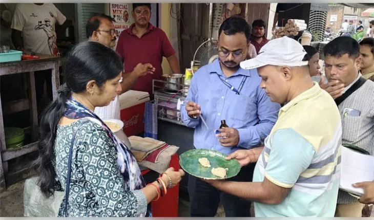 ରାଜ୍ୟରେ ଖାଦ୍ୟ ସୁରକ୍ଷା ବିଭାଗର ମାରାଥନ ଚଢ଼ାଉ: ୩୬୦୫ କେଜି ନିମ୍ନମାନର ଖାଦ୍ୟ ନଷ୍ଟ, ୨.୮୪ ଲକ୍ଷ ଟଙ୍କା ଜୋରିମାନା ଆଦାୟ 