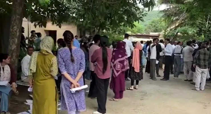 ଜୟପୁରରେ NTA ପରୀକ୍ଷା କେନ୍ଦ୍ରରେ ବିଦ୍ୟୁତ୍ ବିଭ୍ରାଟ: ଏଣ୍ଟ୍ରାନ୍ସ ପରୀକ୍ଷା ବାଧାପ୍ରାପ୍ତ, ପରୀକ୍ଷାର୍ଥୀଙ୍କ ହଙ୍ଗାମା