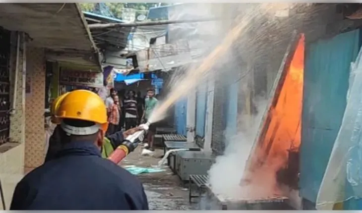 ଭୁବନେଶ୍ୱର ୟୁନିଟ୍-୧ ମାର୍କେଟରେ ଭୟାବହ ଅଗ୍ନିକାଣ୍ଡ: ୨ଟି ଦୋକାନ ଜଳି ପାଉଁଶ 