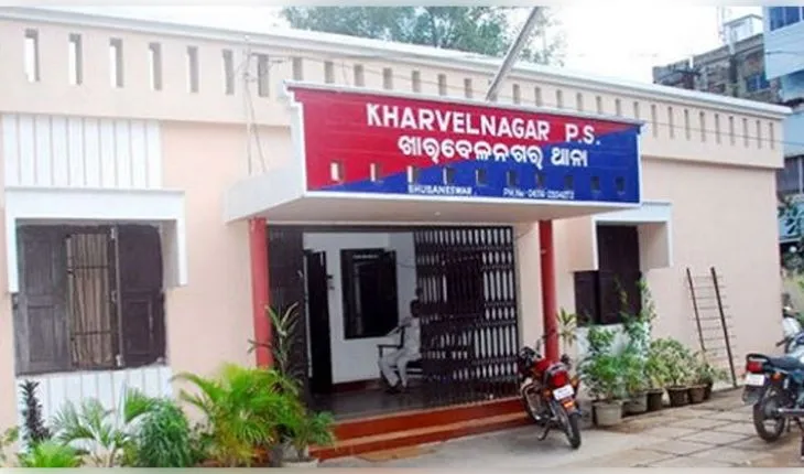 ମହଙ୍ଗା ପଡିଲା ମହିଳାଙ୍କୁ ରାତି ଅଧିଆ ଭେଟ, ପରିବହନ ବିଭାଗର ଅତିରିକ୍ତ ସଚିବଙ୍କୁ ଉଠାଇ ଆଣିଲା ପୋଲିସ