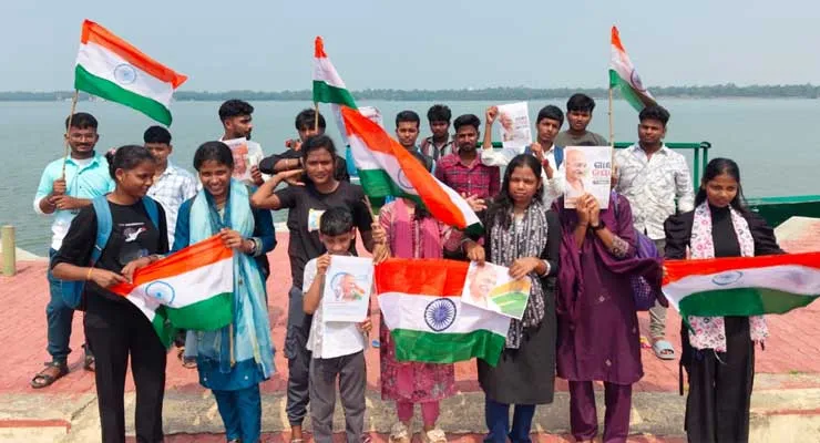 ଚିଲିକା ମଝିରେ ପାଳିତ ହେଲା ଗାନ୍ଧୀ ଜୟନ୍ତୀ