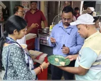 ରାଜ୍ୟରେ ଖାଦ୍ୟ ସୁରକ୍ଷା ବିଭାଗର ମାରାଥନ ଚଢ଼ାଉ: ୩୬୦୫ କେଜି ନିମ୍ନମାନର ଖାଦ୍ୟ ନଷ୍ଟ, ୨.୮୪ ଲକ୍ଷ ଟଙ୍କା ଜୋରିମାନା ଆଦାୟ 