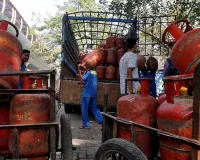 LPG ଉପଭୋକ୍ତାଙ୍କ ପାଇଁ ଜରୁରୀ ସୂଚନା: ଶେଷ ହେଉଛି e-KYC ଅବଧି, ନଚେତ୍ ମିଳିବନି ଗ୍ୟାସ ସିଲିଣ୍ଡର