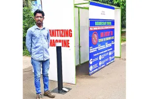ଯୁବ ବୈଜ୍ଞାନିକରୁ ସାନିଟାଇଜର ମ୍ୟାନ୍‍