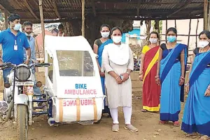 ବୁଲେଟ୍ ଆମ୍ବୁଲାନ୍ସରେ ଆଶା ଦିଦି ପଦ୍ମା