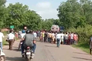 ଲୁହାପଥର ବୋଝେଇ ଟ୍ରକ ଧକ୍କାରେ ମହିଳାଙ୍କ ମୃତ୍ୟୁ