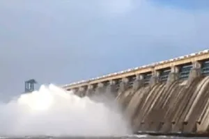 ଉପରମୁଣ୍ଡରେ ପ୍ରବଳ ବର୍ଷା,  ଖୋଲିଲା ହୀରାକୁଦ ଡ୍ୟାମର ୪ଟି ଗେଟ୍