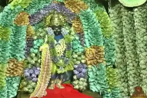 ଦେବୀଙ୍କ ଗଳାରେ ଶୋଭାପାଉଛି ୪ କୋଟିର ଟଙ୍କା ମାଳ