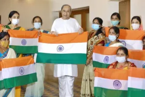 ‘ହର୍‍ ଘର ତ୍ରିରଙ୍ଗା ଅଭିଯାନ’: ମିଶନ ଶକ୍ତି ସଦସ୍ୟାଙ୍କ ଦ୍ୱାରା ୩୦ଲକ୍ଷ ଜାତୀୟ ପତାକା ପ୍ରସ୍ତୁତ, ମୁଖ୍ୟମନ୍ତ୍ରୀଙ୍କୁ ଜଣାଇଲେ କୃତଜ୍ଞତା