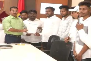 ଆଇନଶୃଙ୍ଖଳା ନାଁରେ ପୋଲିସକୁ ବିଜେପିର ଆକ୍ରମଣ ଘଟଣା: ଷଡ଼ଯନ୍ତ୍ରକାରୀଙ୍କୁ ଗିରଫ ଦାବିରେ ଦାବିପତ୍ର ପ୍ରଦାନ