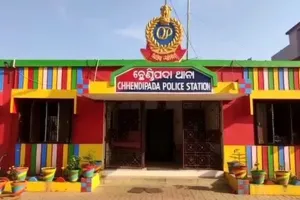 ସ୍କୁଲ ନଯିବାରୁ ୧୨ ବର୍ଷର ପୁଅକୁ ଲୁହା ରଡରେ ଚେଙ୍କ ଦେଲା ନୃଶଂସ ବାପା
