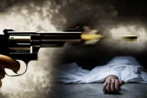 ବ୍ୟକ୍ତିଗତ ଶତ୍ରୁତାକୁ କେନ୍ଦ୍ରକରି ବିଚ୍‌ ରାସ୍ତାରେ ଯୁବକଙ୍କ ଉପରକୁ ଗୁଳିମାଡ଼, ଦୁର୍ବୃତ୍ତ ଅଟକ
